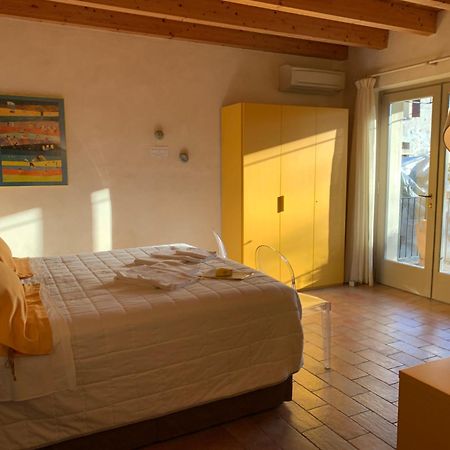 L'Isolo B&B E Case Vacanza Monzambano Zewnętrze zdjęcie